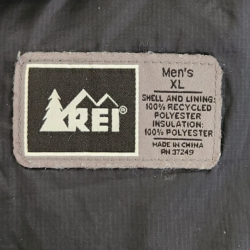REI slight discoloration